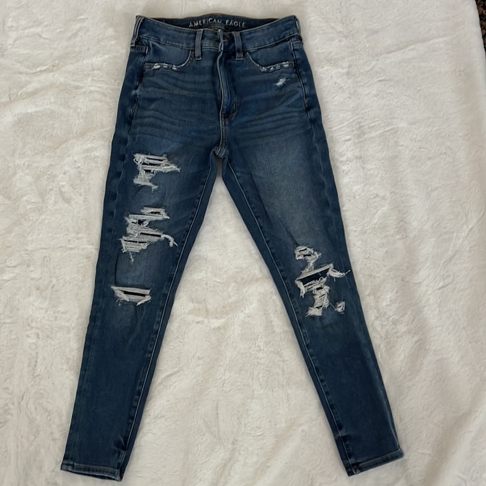 American Eagle Women’s Distressed  Hi- Rise Jegging Crop, size 4 Regular